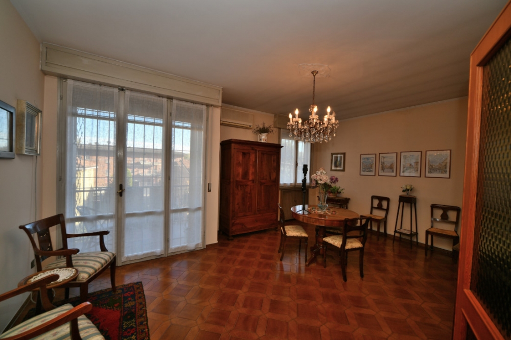 Rif. 1404 Appartamento con tre camere a Correggio